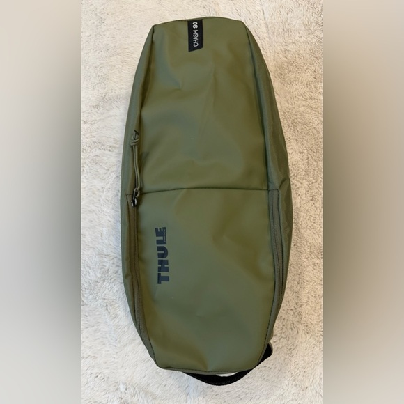 **Thule Chasm 90L Duffel Bag Storage Cover – Olive Green** - Picture 1 of 4